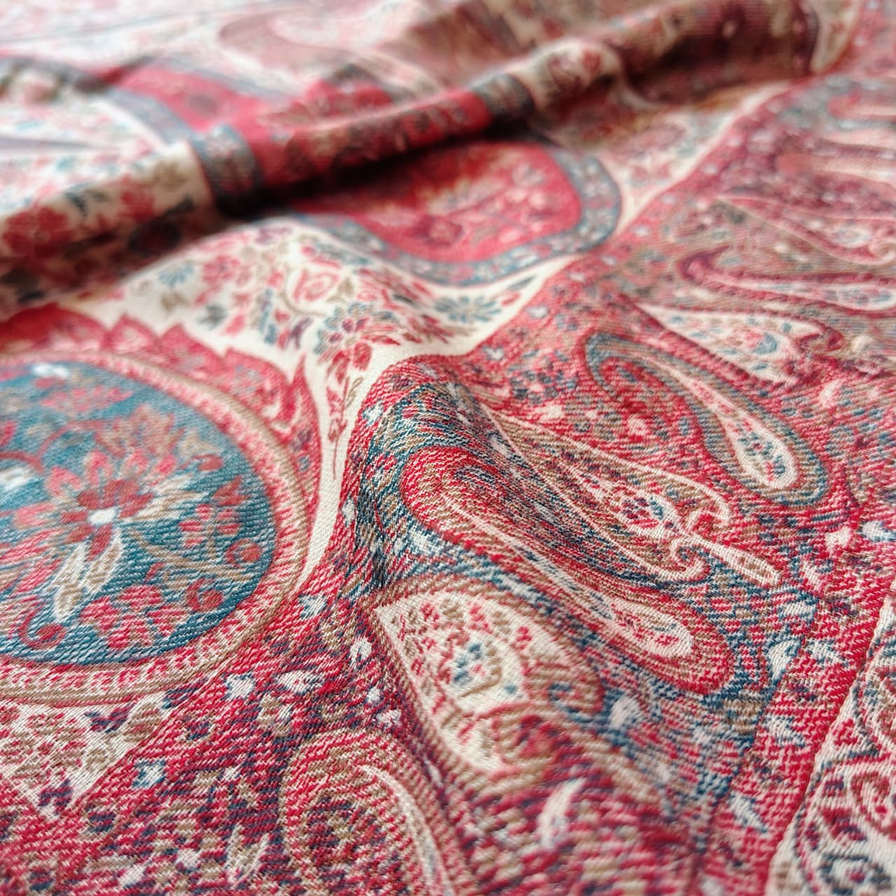 Kani Design Fine Wool Shawl